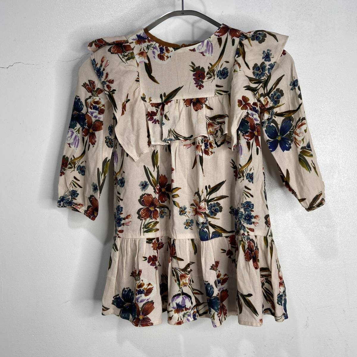 ☆送料無料☆Zara kids☆花柄フリルワンピース☆5歳110cm☆ザラ☆レーヨン☆総柄☆d23拍卖
