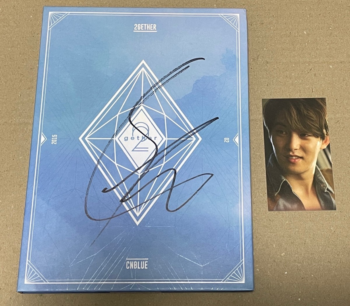 送料込 CNBLUE - 2GETHER サイン入り? トレカ付き拍卖