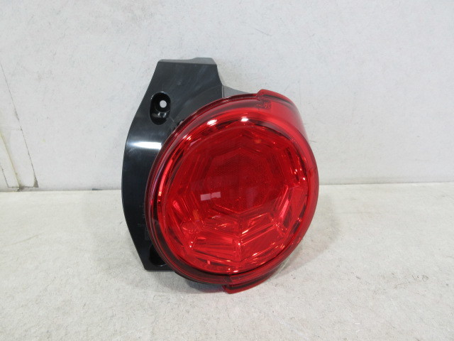 良品 ダイハツ キャスト LA250S 純正 右テールランプ拍卖