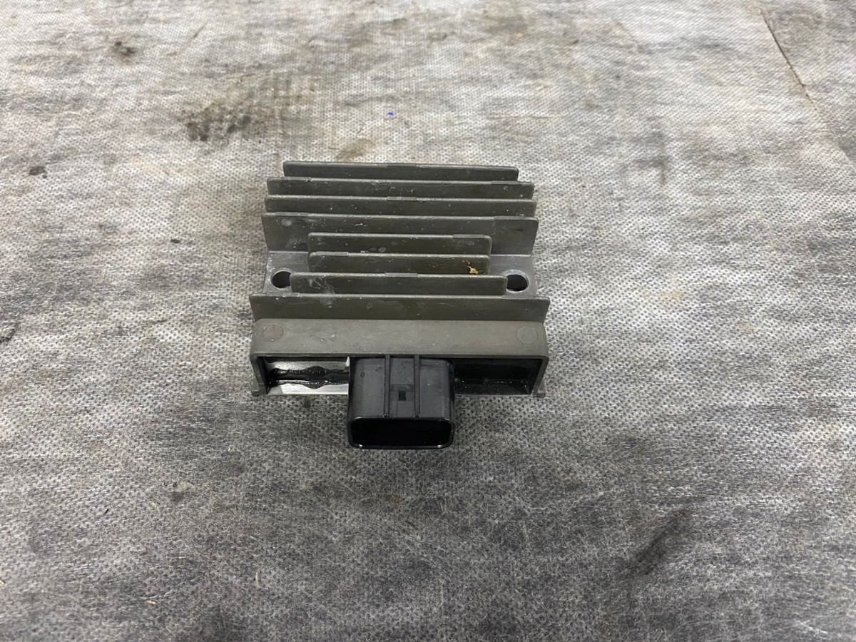 ヤマハ YZF-R6 レギュレーター SH868AA BN6-81960-00 電装 2018 レーサー JYARJ271 YAMAHA 純正 部品 パーツ拍卖