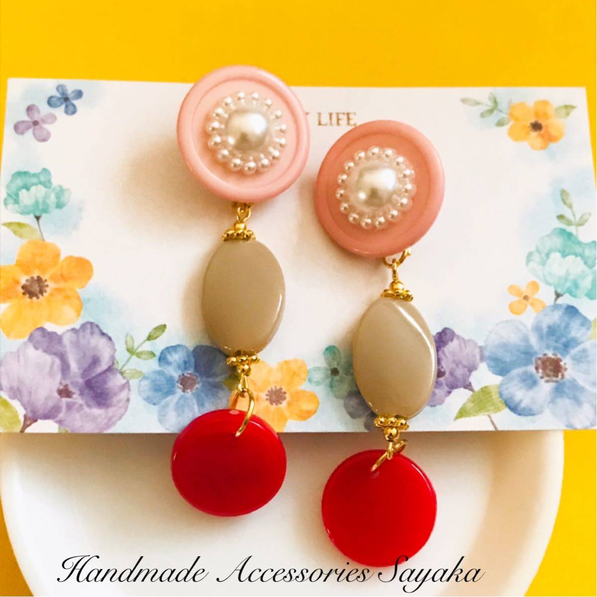 新品即決◆ハンドメイド スタッドピアス ボタンアクセサリー レトロ ヴィンテージ ピンク レッド カラフル 個性的 手作り拍卖