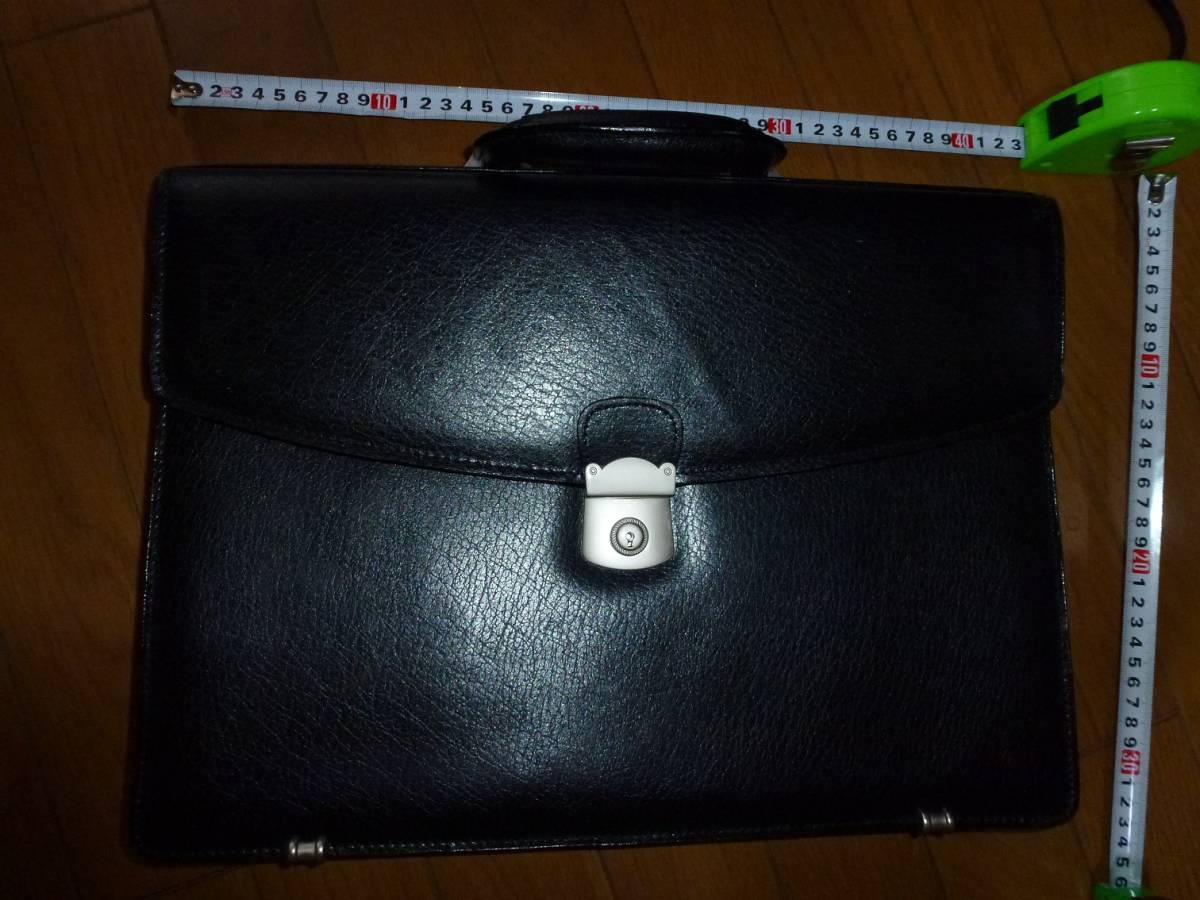新古品 革 書類カバン黒色 縦28cm 横40cm 幅7cm拍卖