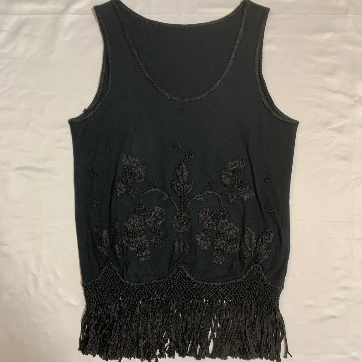 ISSEY MIYAKE イッセイミヤケ トップス ノースリーブ フリンジ 刺繍 アーカイブ archive tops拍卖