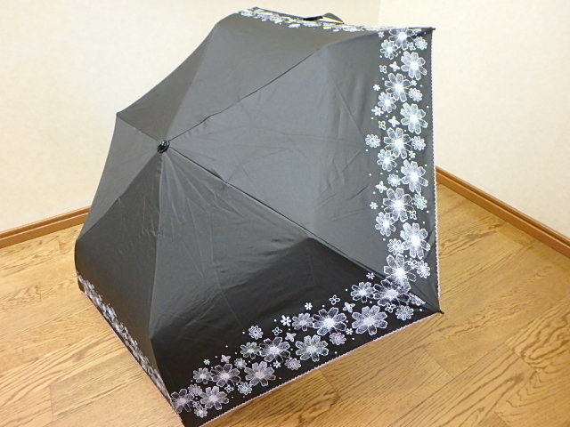 60s305k 折りたたみ傘 黒 花柄 内側むらさき色 晴雨兼用傘 ムーンバット レディース 女性用 中古 (北海道・沖縄・離島は発送不可)拍卖