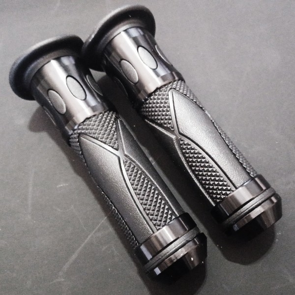 ゼファー400 ゼファー750 ゼファー1100バリオス ZRX400 ZRX1100 ZRX1200 汎用 アルミ ラバー グリップ ハンドル バーエンド アクセル 黒拍卖