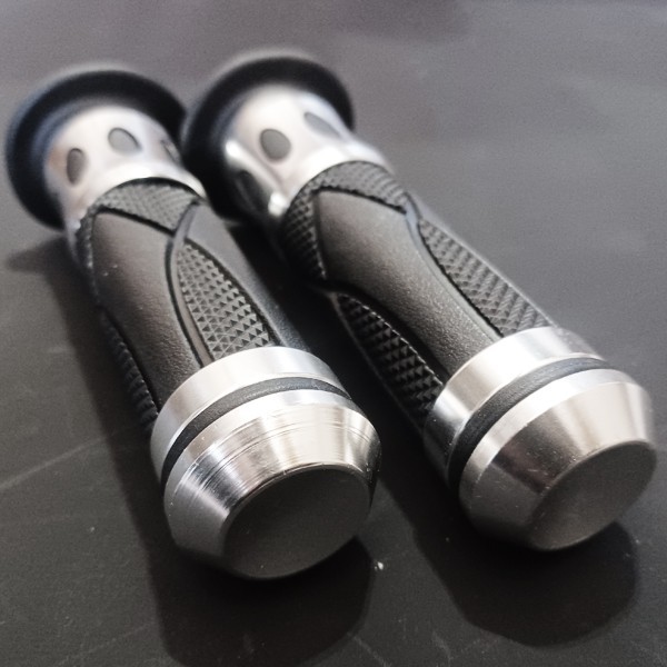 Ninja250R Ninja250 Ninja400R Z250 Z300 Z400 Z750 Z800 Z900RS Z1000 汎用 アルミ ラバー グリップ ハンドル バーエンド アクセル 銀拍卖