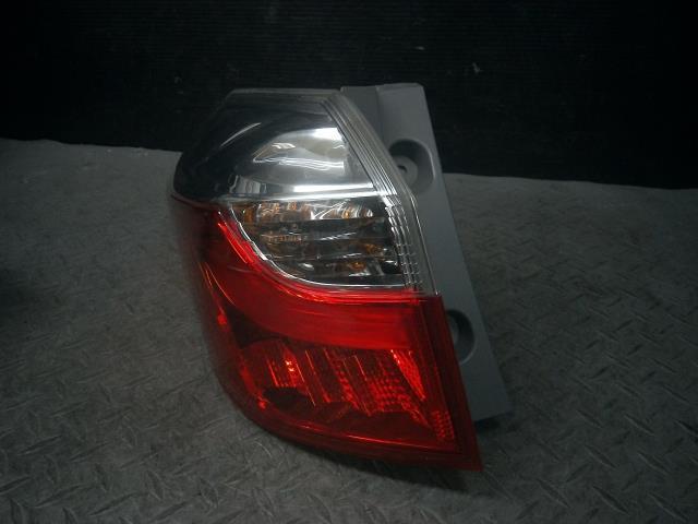 シャトル GK8 左 テール ランプ ライト 33550-TE3-J01拍卖