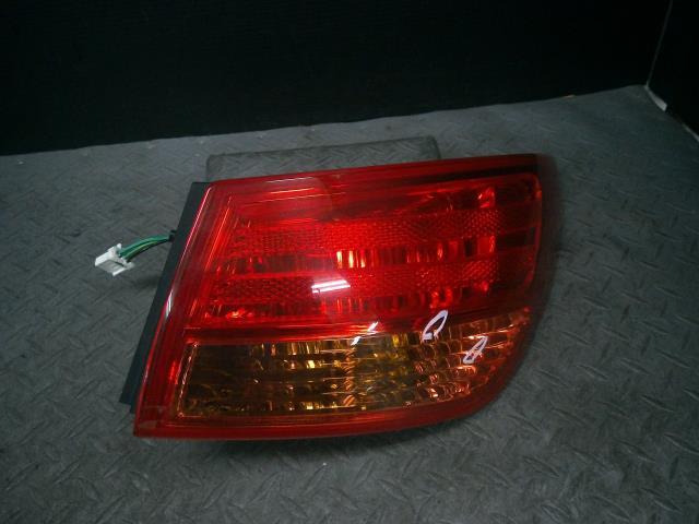 ブルーバードシルフィ KG11 右 テール ランプ ライト 26550-EW00A拍卖