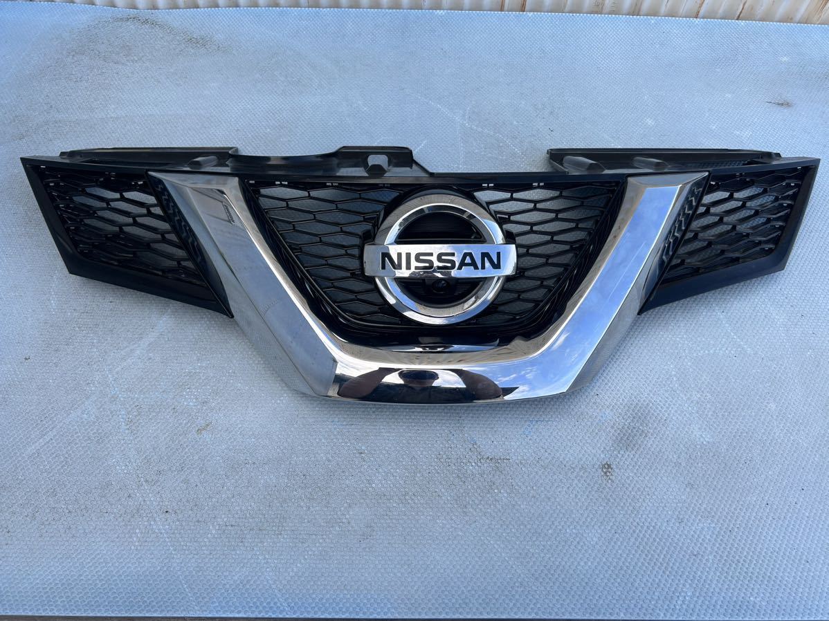 1967: エクストレイル NT32 前期 ラジエーターグリル アランドビュー用カメラ付き 62310-4CE0A/62310-4CE0B拍卖