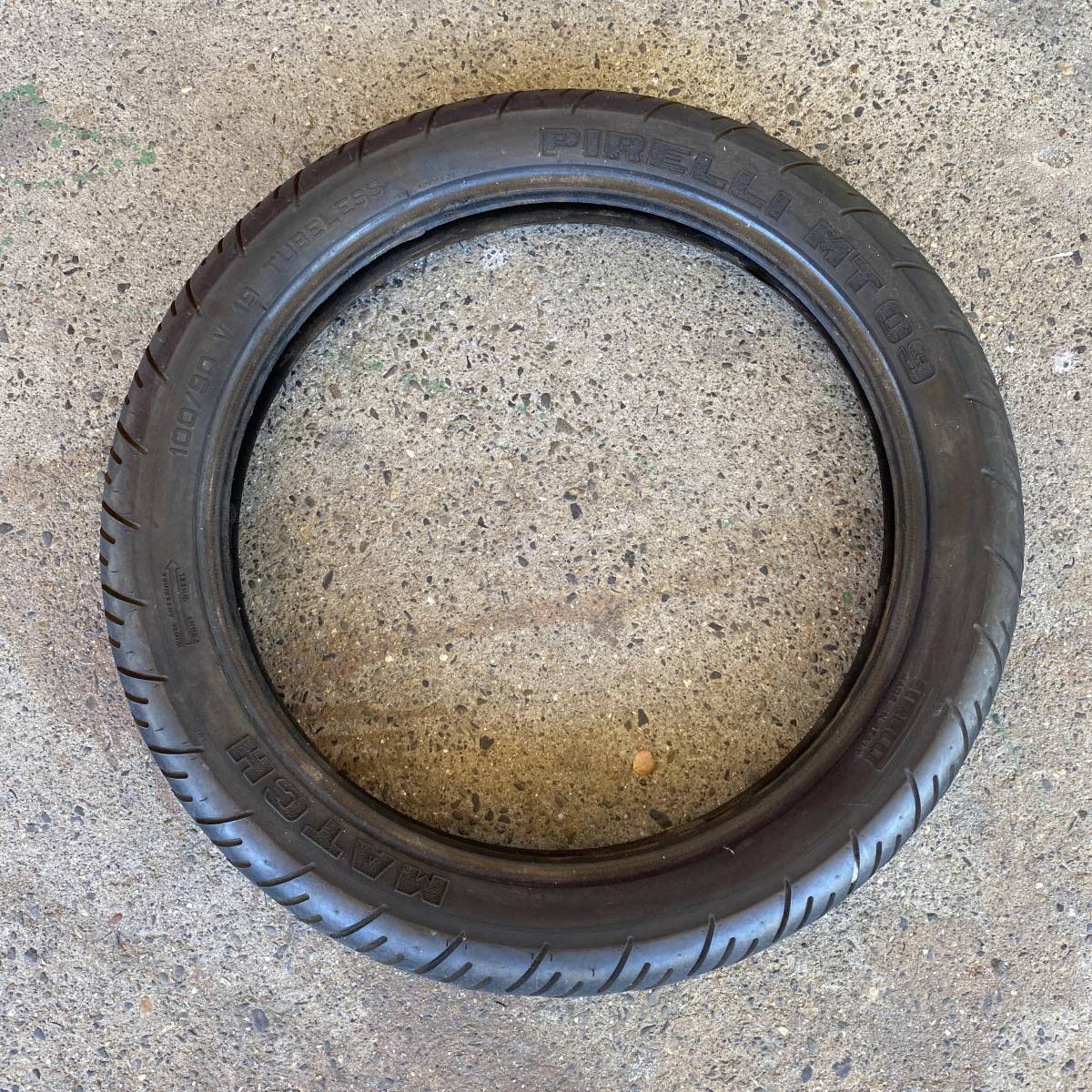 中古タイヤ/PIRELLI MT09 100 90 19/Z750GP外し/GB350/スティード/XJ750/イントルーダー400/サベージ400/W650/W800/バルカン400拍卖