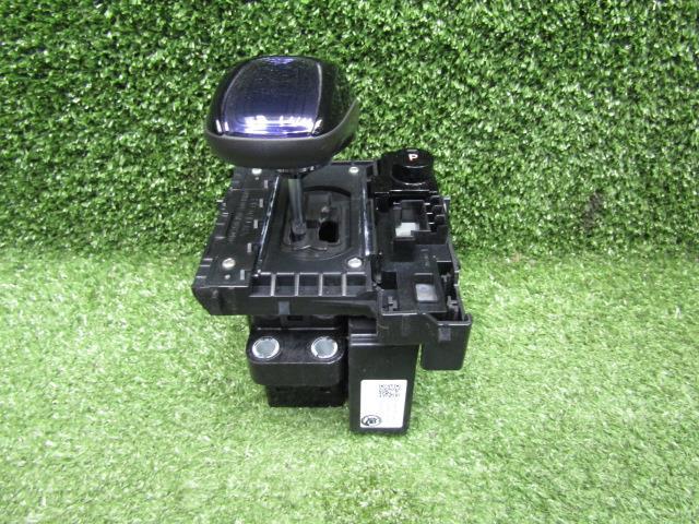 ヴェゼル RU3 シフトレバー 54000-T7B-J030-M1 54003-T7B-J02 送料【S1】拍卖