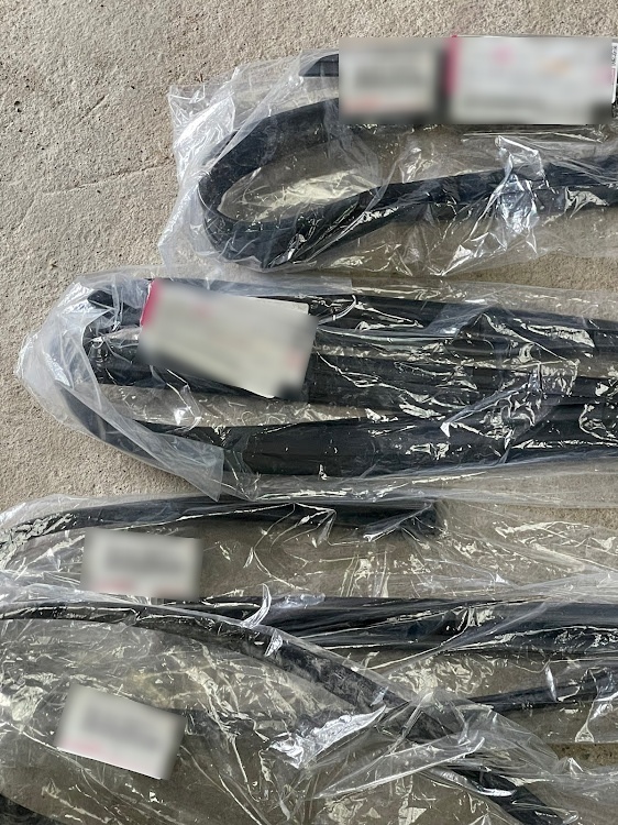 【新品】トヨタ純正 80ランクル フロントドアガラス ラン 1台分セット FJ80,FZJ80,HDJ81,HZJ81拍卖