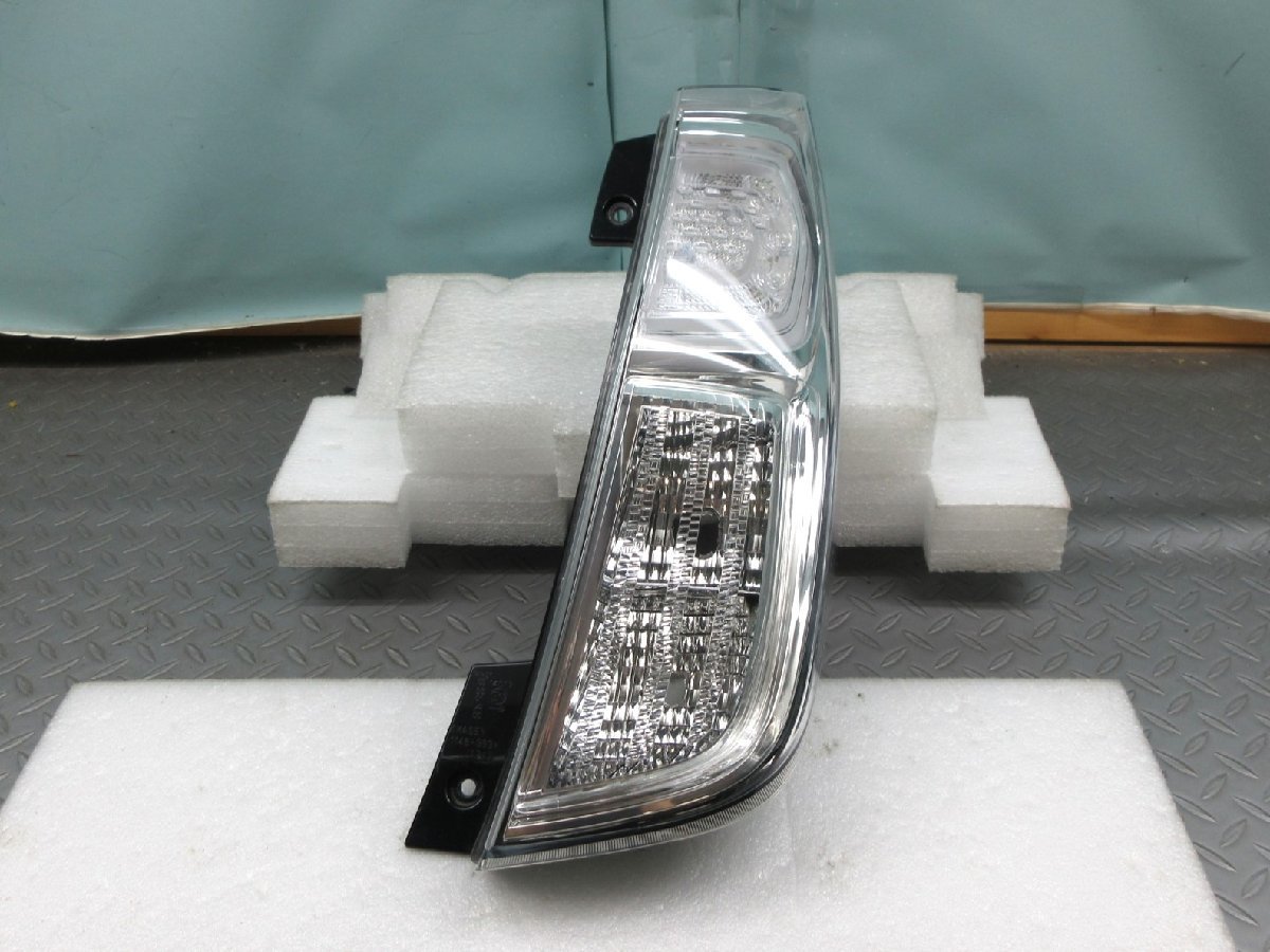 ◆ B21A デイズルークス ハイウェイスター DAYZ ROOX Highway Star 後期 純正 右テールレンズ 26550-6A02G 1146-399拍卖