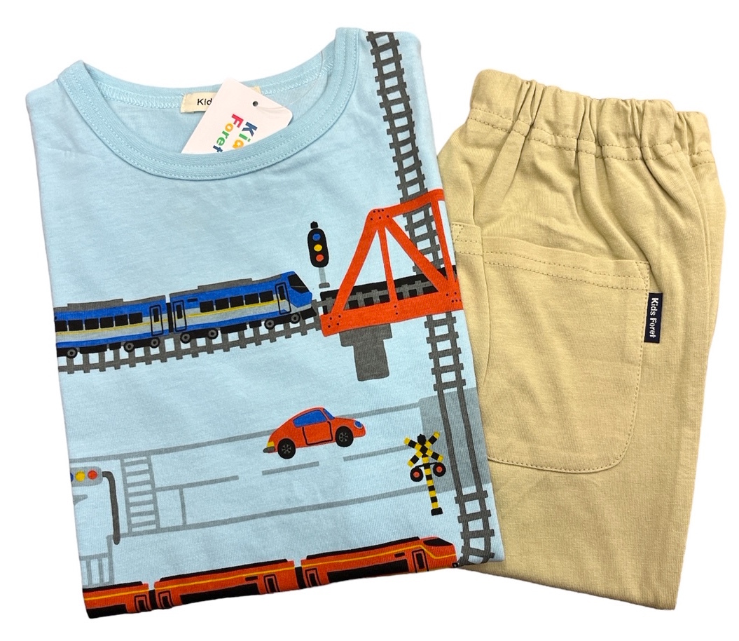 即決 新品タグ付 キッズフォーレ Kids Foret★乗り物柄 天竺生地★半袖パジャマ ハーフパンツ★120cm(7-8才目安)¥1980拍卖