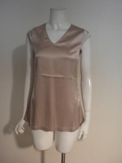 新品☆彡少々傷◇ITALY製『FABIANA FILIPPI』◆ファビアナ フィリッピ◆女らしさ際立つ!艶やか美しいストレッチシルクブラウス!38サイズ拍卖