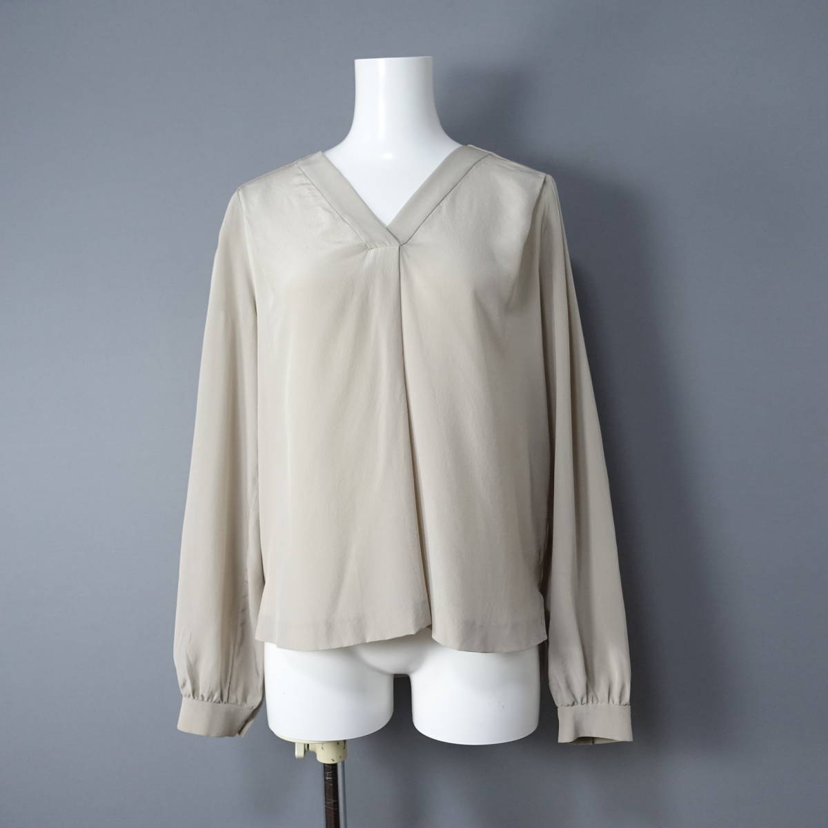 JOSEPH/ジョセフ/36/シルク100%/日本製/Vネックブラウス/グレージュ/レディース/シャツ/カットソー/トップス拍卖