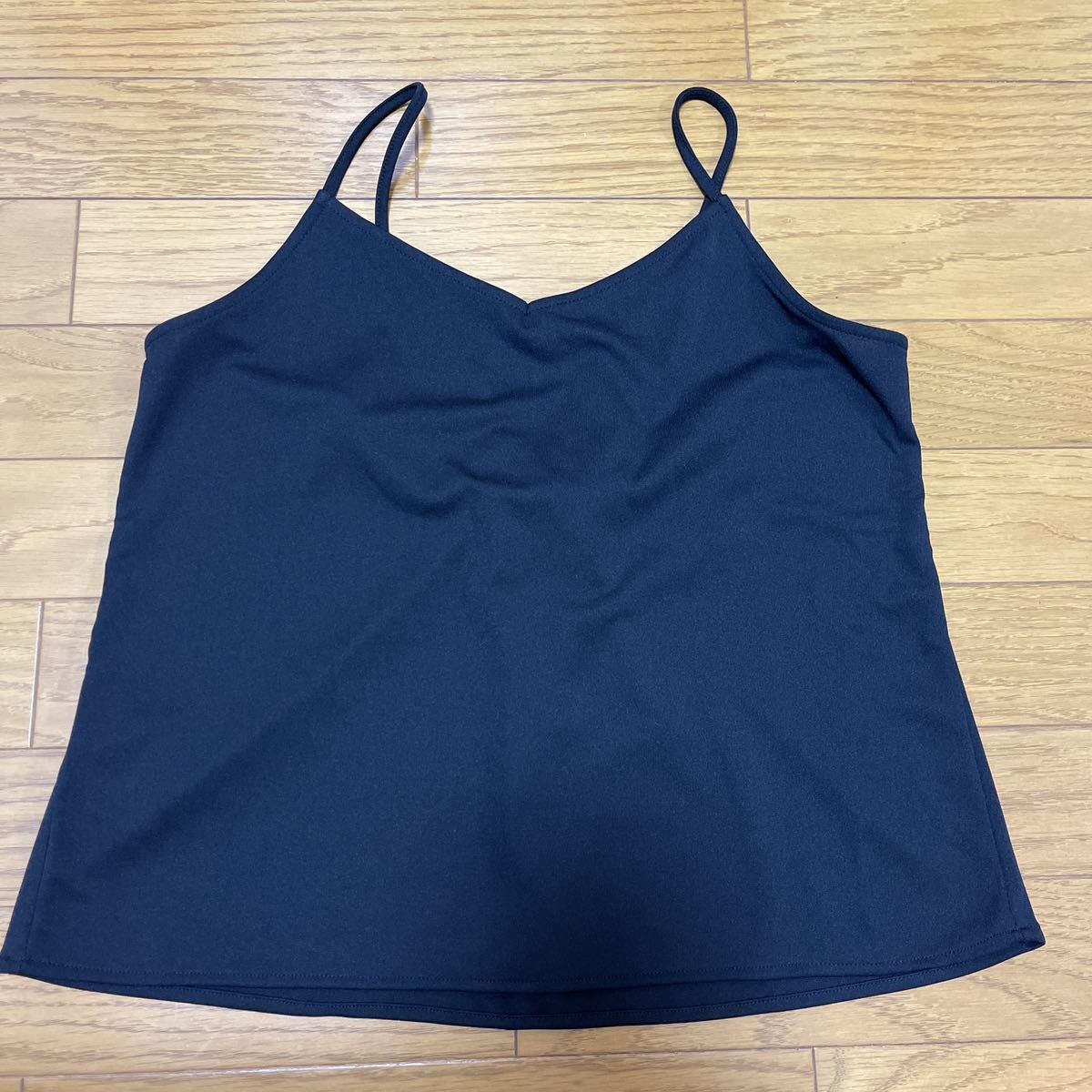 未使用タグ付 ■anySiS エニィシス ブラック キャミソール クールタッチ クイックドライ UVケア サイズ2 Mサイズ 後ろリボン拍卖