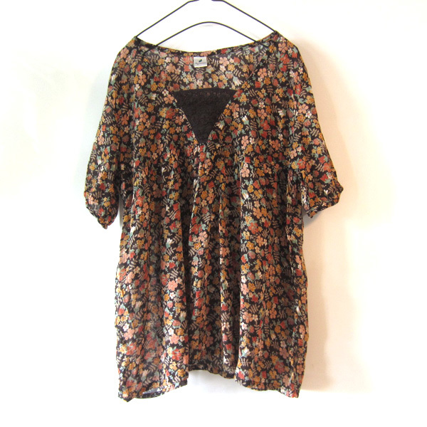 美品 pyumosso 薄手 プルオーバー カットソー 花柄 拍卖