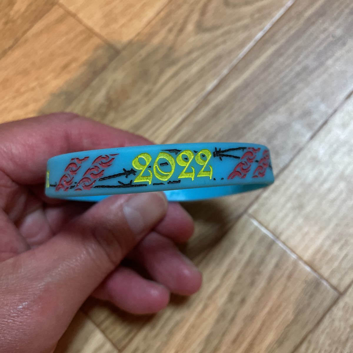 プロレス団体トリプル6のラバーバンド と缶バッチセット拍卖