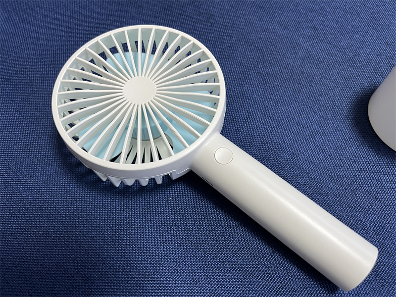 新品未使用 ハンディファン ミニファン モバイルファン 携帯扇風機 卓上扇風機 扇風機 ファン拍卖
