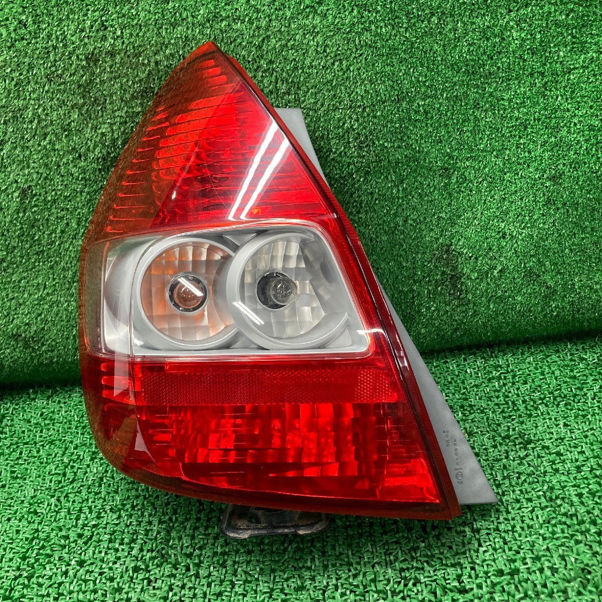♪♪フィット A GD1 左 テールランプ テールライト ICHIKOH 4949 (W3519)♪♪拍卖