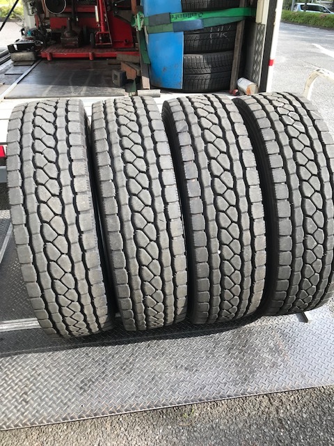引取可!4本 275/80R22.5 バリ山 ブリヂストン BS M801 エコピア 約13mm 275-80-22.5 275/80/22.5拍卖