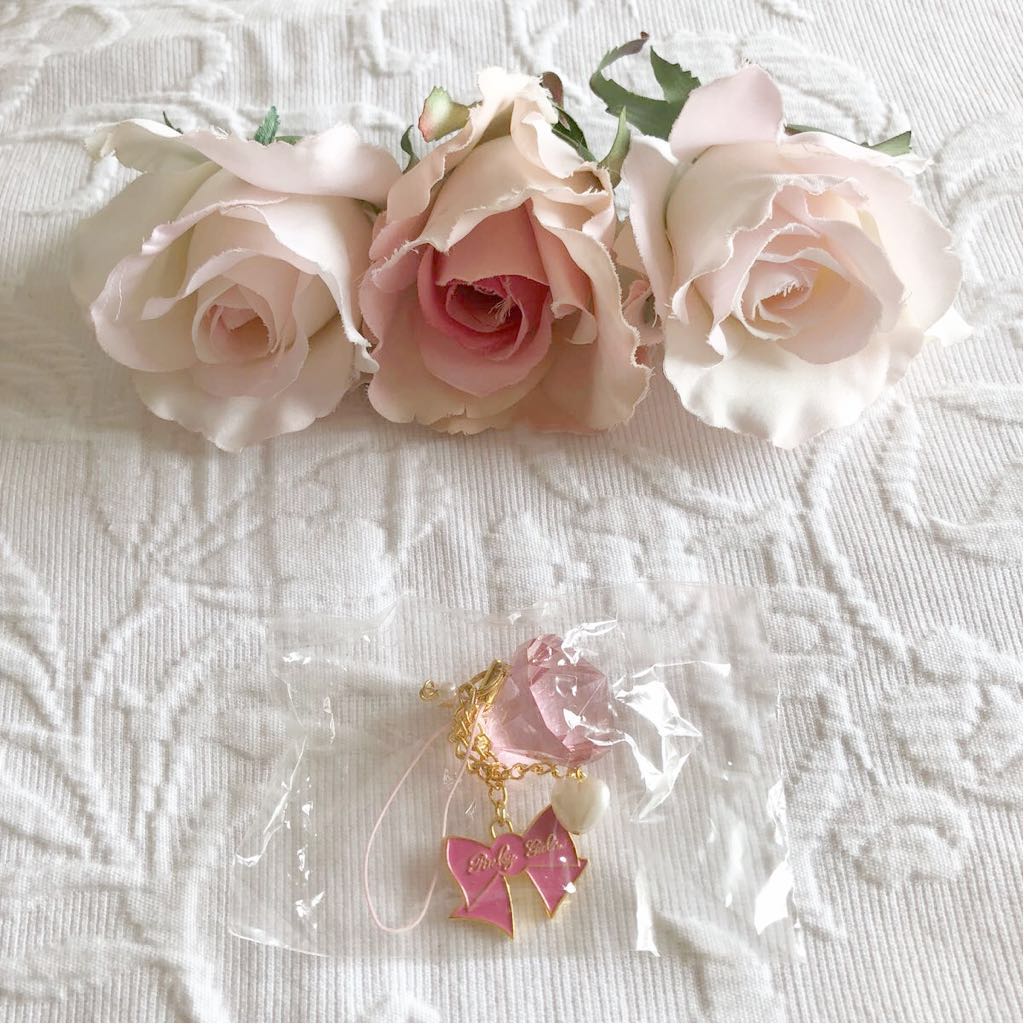 ★新品★pinky girls★ストラップ★pinkygirls★ピンク★ピンキーガールズ★ゴールド★リボン★ハート★パール★ホワイト★白キーホルダー拍卖