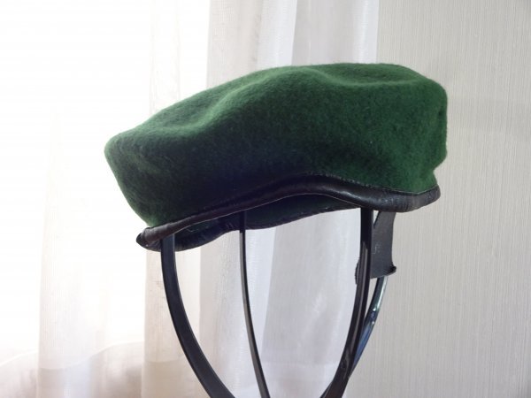 ●キッズ帽子●キッズキャップ ベレー帽 緑色帽子 サイズ56cm キャップ 帽子 LEGIO PATRIA NOSTRA ウール拍卖