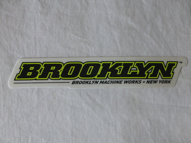 BROOKLYN MACHINE WORKS・NEW YORK ステッカー ブラックx蛍光イエロー BROOKLYN MACHINE WORKS・NEW YORK ブルックリン拍卖