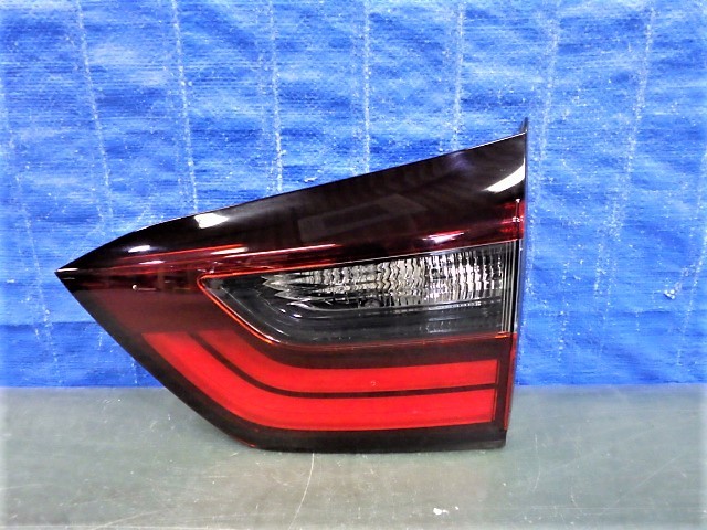 S339 フィット GR1 GR2 GR5 GR7 右テール 内 W4764 N 美品拍卖