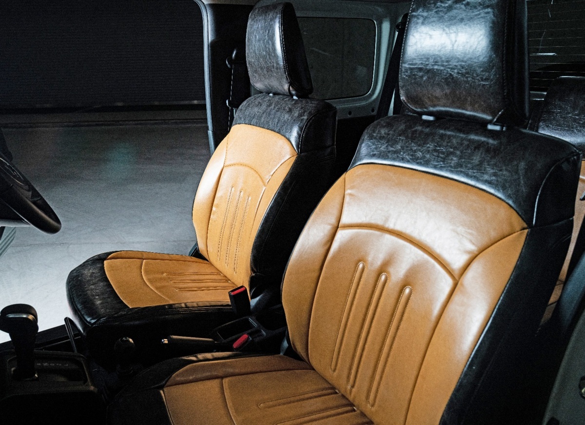【M’s】JB64 ジムニー / JB74 ジムニーシエラ (2018.7-) ROWEN シートカバー (ヴィンテージ キャメル×ブラック) ロエン 内装 1K002S00CB拍卖