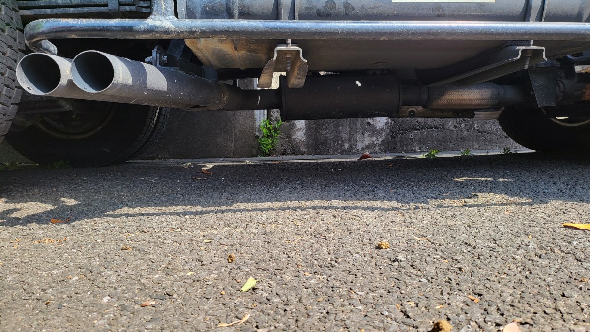 日野 デュトロ TYマフラー シングル ダブル出し JET制作品 芯なし 中古 ダイナ トラック野郎 デコトラ アートトラック拍卖