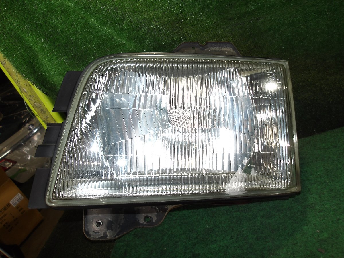 ◎【いすゞ ビッグホーン UBS26GW 純正 左ヘッドライト ハロゲン ブラケット付 ICHIKOH 1587】 拍卖