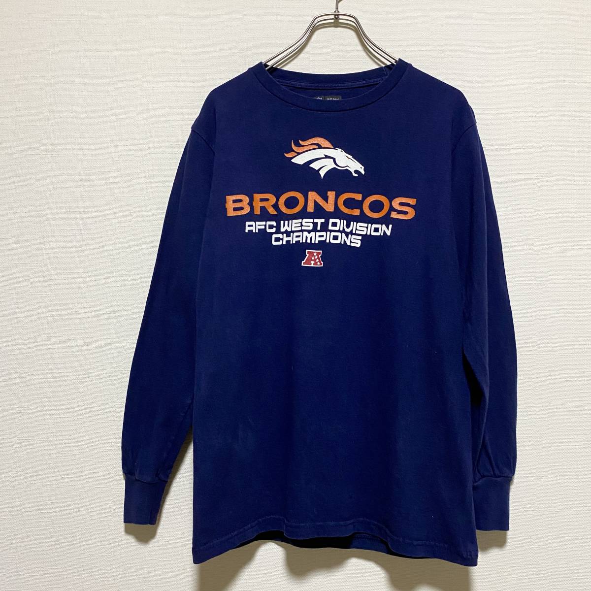 アメリカ古着 NFL デンバー・ブロンコス アメフト チームロゴ 長袖Tシャツ ロンT Sサイズ コットン 【J424】拍卖