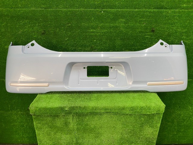 ダイハツ ミラココア L685S リアバンパー リヤ B69 52159-B2660-J0拍卖