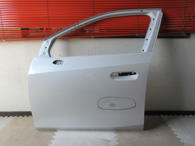 ⑤ BMW 2シリーズ 左フロントドアパネル U06拍卖