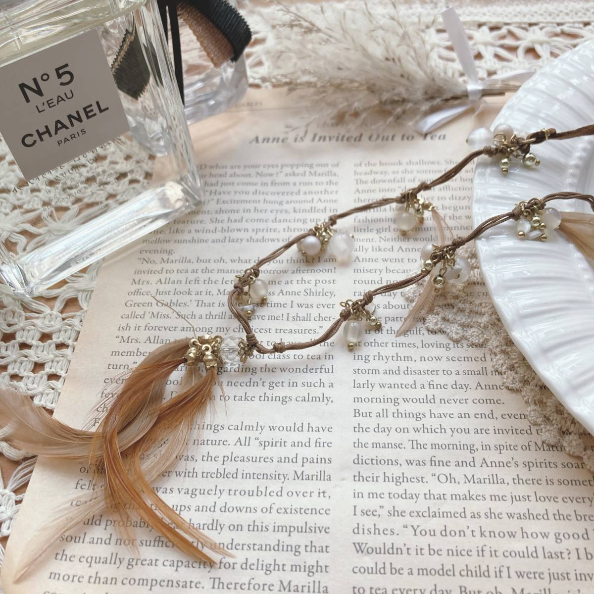 フェザーネックレス 天然石 ビーズ レザー ブラウン ゴールド☆vintage jewelry accessories A008拍卖