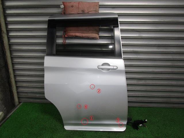 ソリオ DAA-MA36S 右リアドア 68501-81P10 ZMU スターシルバーメタリック /39668拍卖