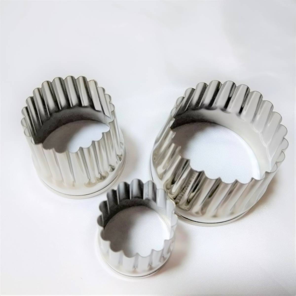 未使用、保管品 業務用 厨房備品 ステンレス製(18-8)製菓用 野菜 型抜き 花型 大・中・小 3点セット拍卖