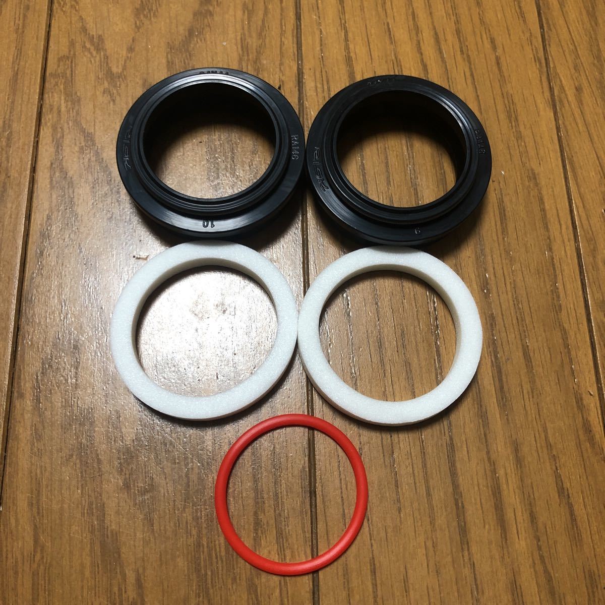 FOX 34フォーク用ダストシールDUST SEAT KIT拍卖