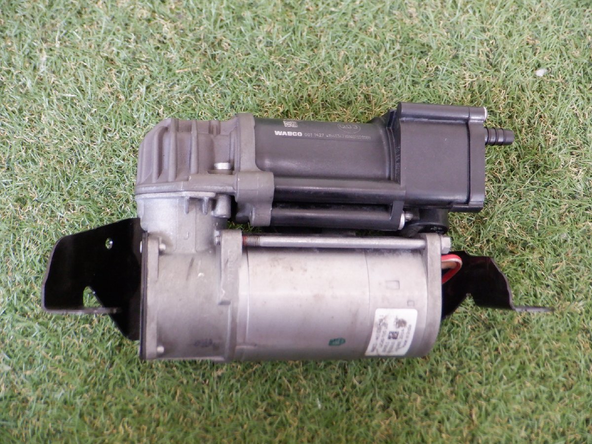 ベンツ純正 W213 Eクラス X253 GLCクラス W205 Cクラス C238 エアサス コンプレッサー エアサスポンプ A2053200104 m-23-4-965拍卖