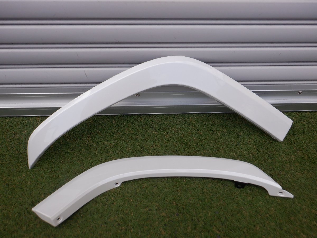 新車外し純正 VJA300W FJA300W 300 ランドクルーザー ランクル フェンダーモール トリム リア 右 75077-60060 プレシャスホワイトパール090拍卖
