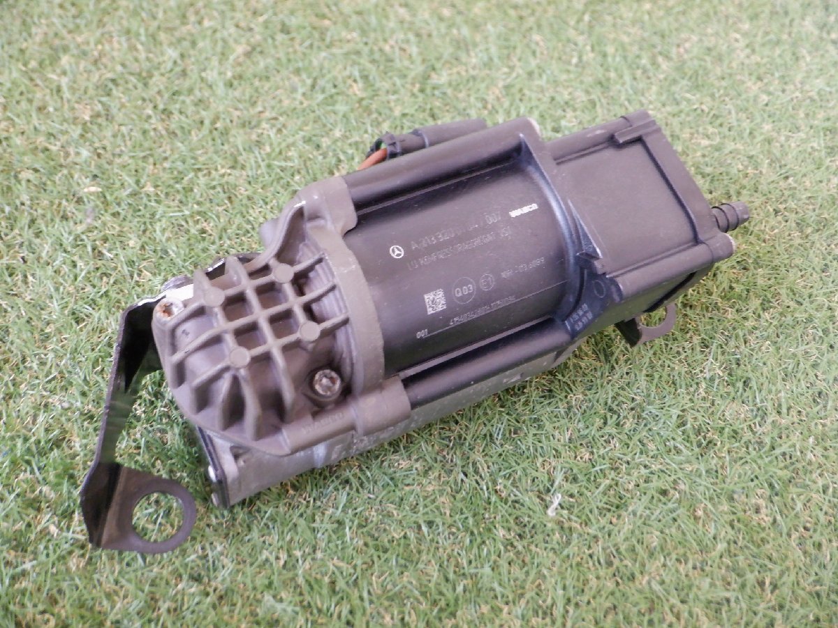 ベンツ純正 W213 Eクラス X253 GLCクラス W205 Cクラス エアサス コンプレッサー エアサスポンプ A2133200104 m-23-5-263拍卖