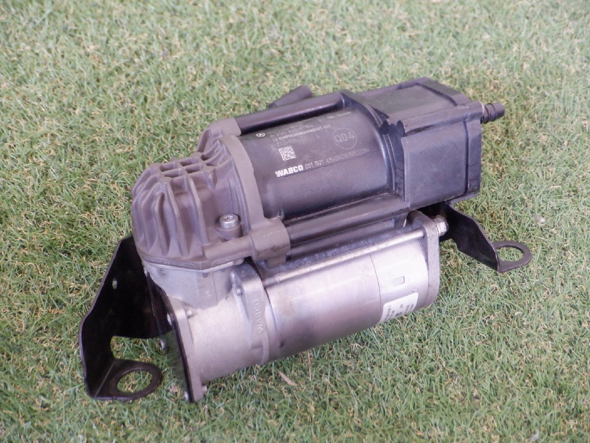 ベンツ純正 W213 Eクラス X253 GLCクラス W205 Cクラス C238 エアサス コンプレッサー エアサスポンプ A2053200104 Y-23-5-400拍卖