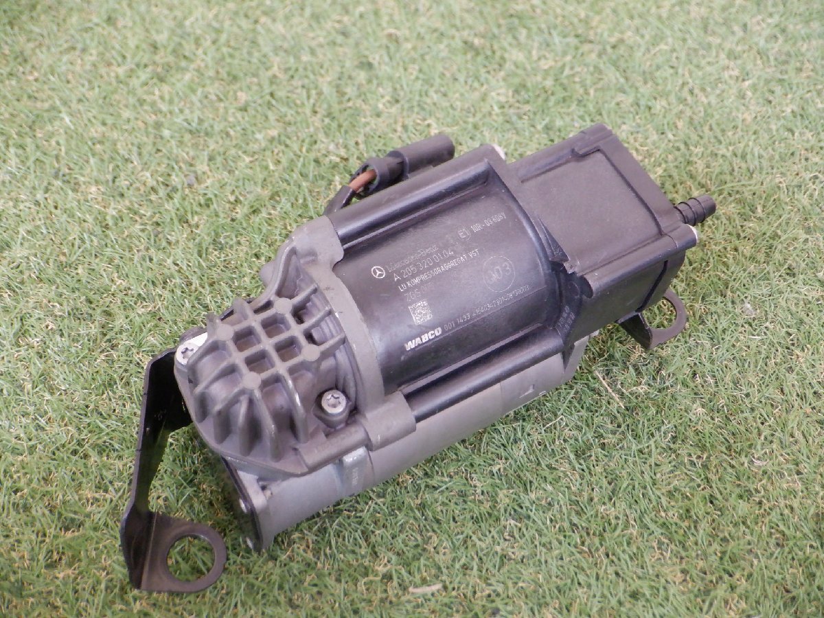 ベンツ純正 W213 Eクラス X253 GLCクラス W205 Cクラス C238 エアサス コンプレッサー エアサスポンプ A2053200104 Y-23-5-452拍卖