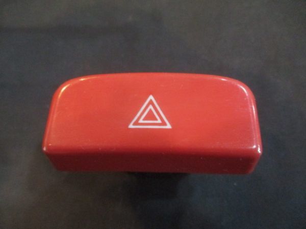 ■アルファロメオ 156 ハザードスイッチ 中古 A223 5424559 156016259 部品取あり カーボン調 小物入れ センターコンソール ダッシュボード拍卖