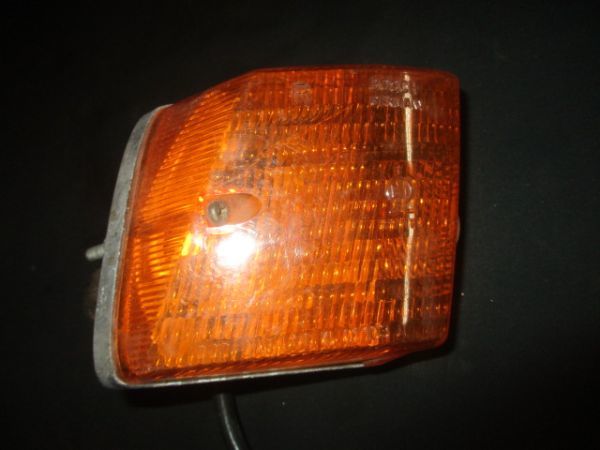 ■ポルシェ 928 ウインカーランプ 右 中古 92863142100 0311315002 部品取あり コーナーレンズ フラッシャー ターンシグナル ライト■拍卖