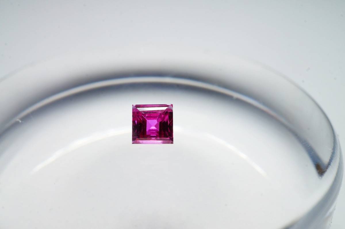【特別価格!早い者勝ち】希少!高級宝飾品用ルース!透明度抜群!極上ルースのルビー0.24ct拍卖
