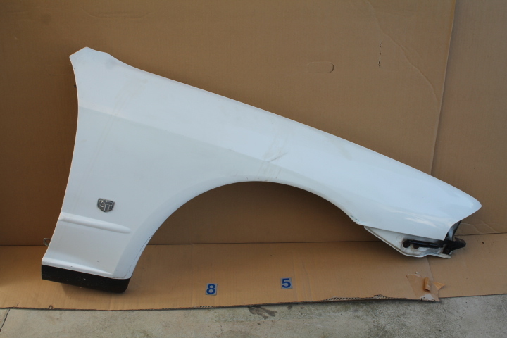 KS-341-3 日産 HR32 HCR32 R32 スカイライン 純正 右フロントフェンダー 取付ステイ付き拍卖