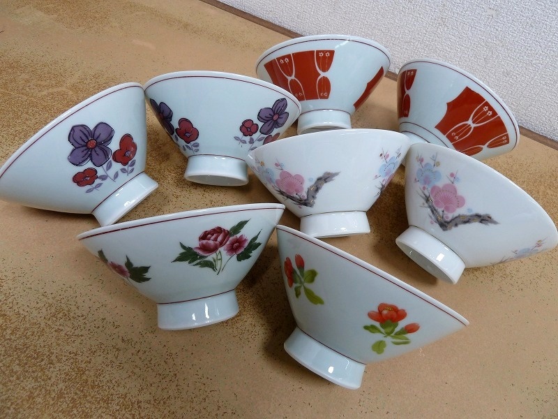 (☆BM)懐かしい♪昭和レトロ 茶碗 飯椀 8客 古い和食器 キッチュ 花柄 アンティーク お茶碗 ノスタルジー ヴィンテージ拍卖